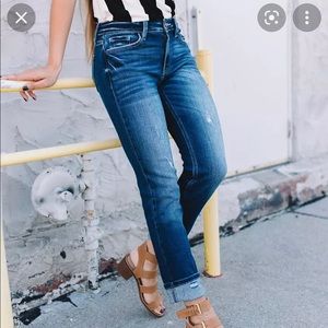NWT KanCan Signature Mid-Rise Ankle Stretch Cropped Jean